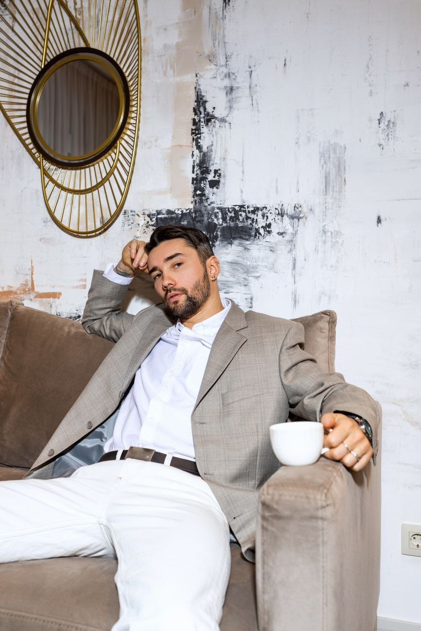 Томас, 176 рост, 46-48. KED Production — продакшн из СПб. Создаём фото, видео и контент, который помогает брендам и селлерам продавать больше