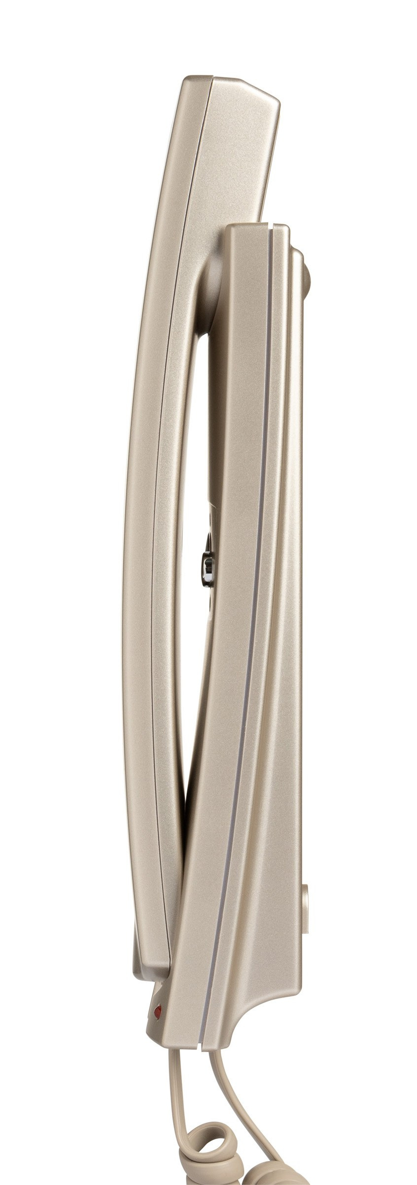 Ракурс с акцентом на дизайн золотистого домофона | Съемка для бренда