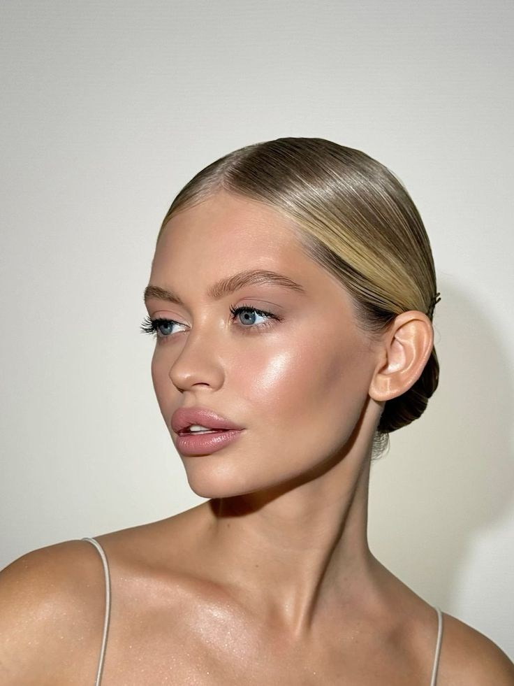 Образ невесты. Платье, макияж и укладка. Валеева Виктория | Свадебный фотограф в Ростове-на-Дону и Москве