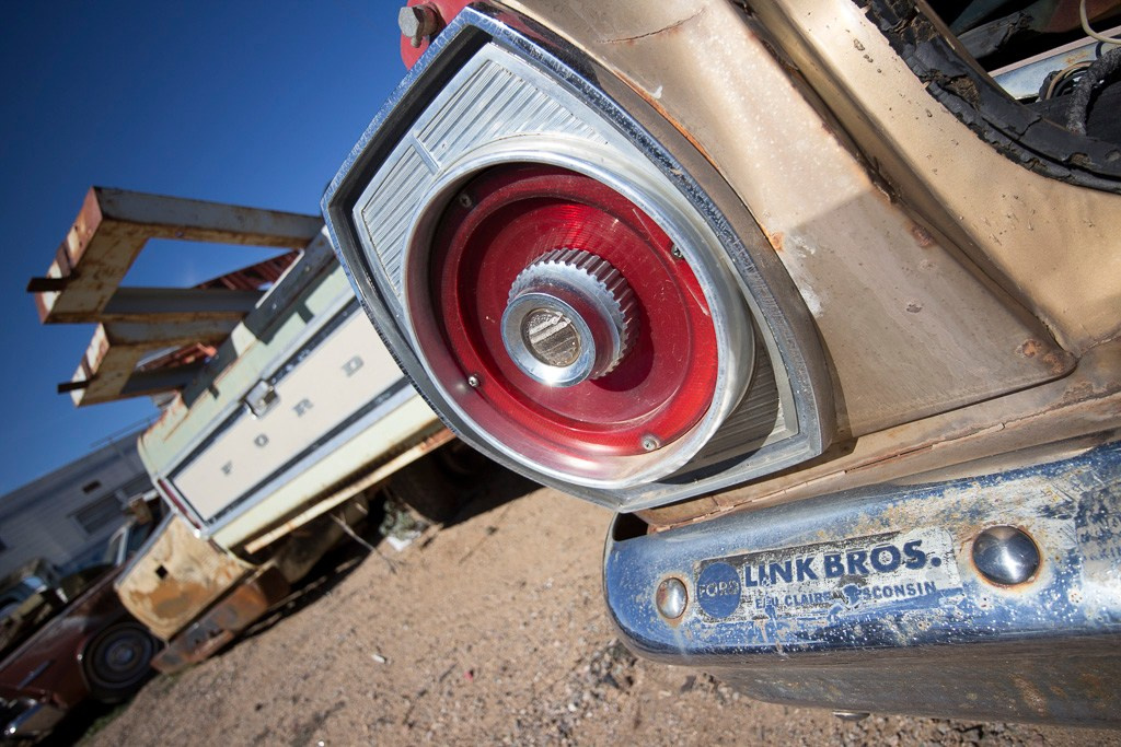 Ретро- авторазборка, США, 2013. Фотограф Василий Буланов