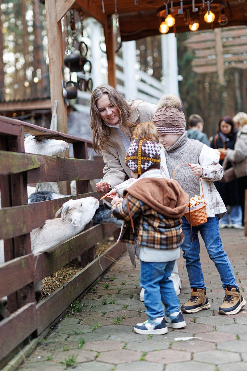 Прогулка в контактном зоопарке. Детский и семейный фотограф Домодедово