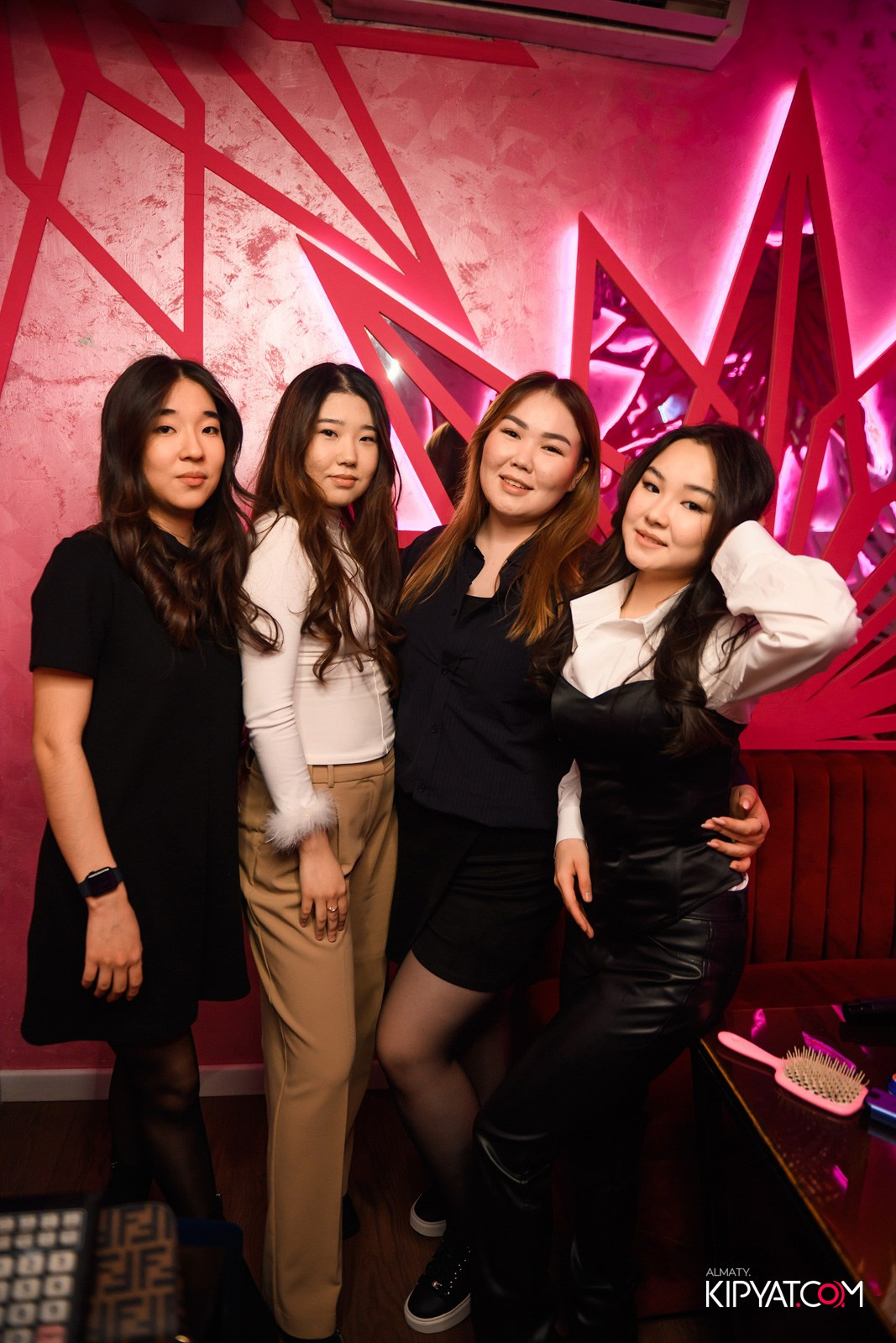 УХО И МЕДВЕДЬ НА ГАГАРИНА. КИПЯТКОМ АЛМАТЫ!