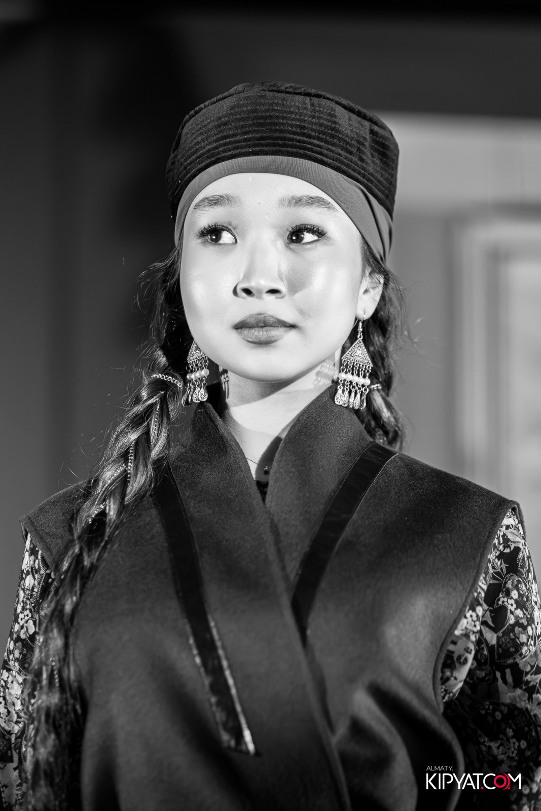 FASHION ПОКАЗ, КАЗАХСКОЙ НАЦИОНАЛЬНОЙ ОДЕЖДЫ. КИПЯТКОМ АЛМАТЫ!