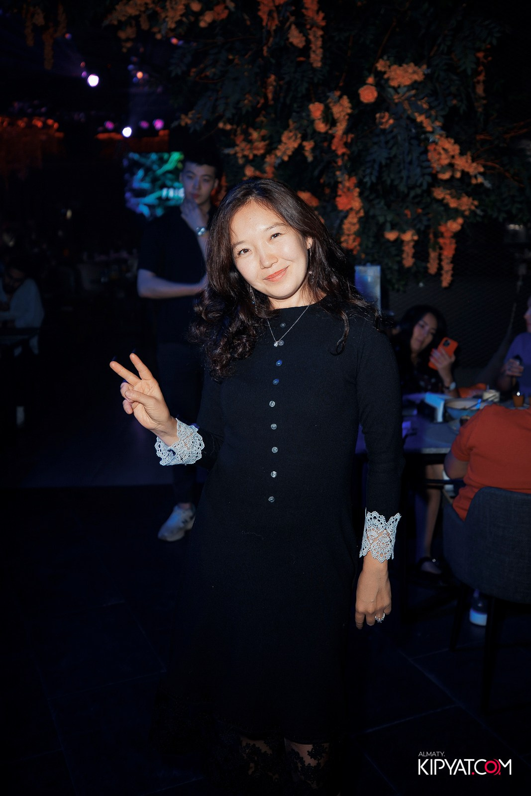 FRIENDS BAR & TERRACE. КИПЯТКОМ АЛМАТЫ!