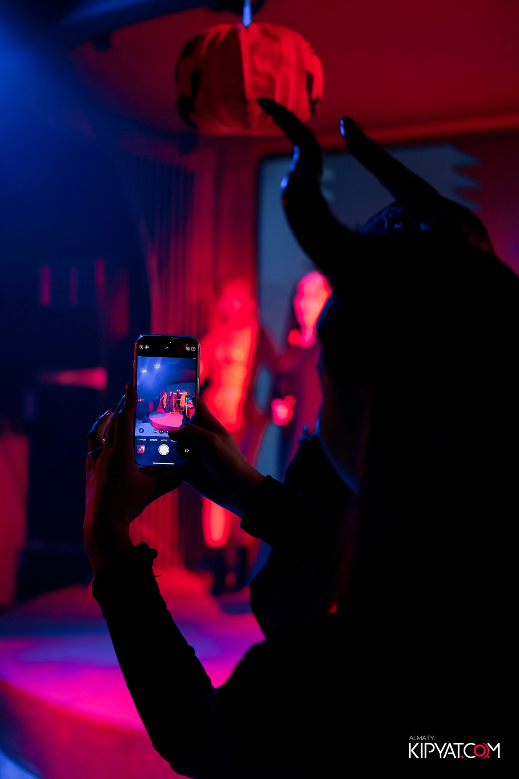 ЗАЯ, НА БИС. КИПЯТКОМ АЛМАТЫ!