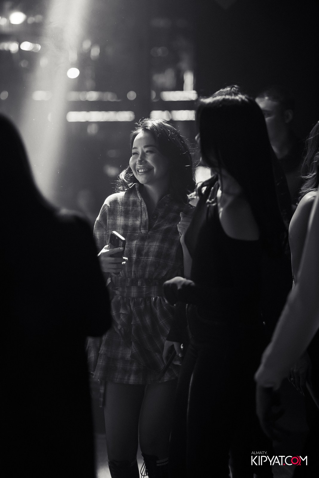 FRIENDS BAR & TERRACE. КИПЯТКОМ АЛМАТЫ!