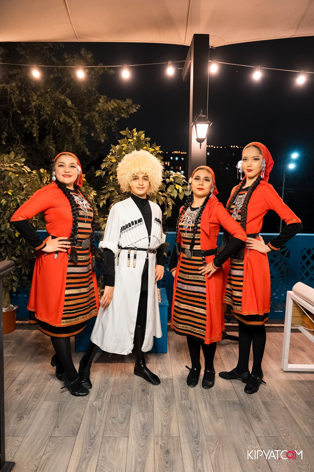 ОТКРЫТИЕ ЛЕТНЕЙ ТЕРАССЫ В РЕСТОРАНЕ ЛАРИСС ИВАННУ ХАЧУ. КИПЯТКОМ АЛМАТЫ!