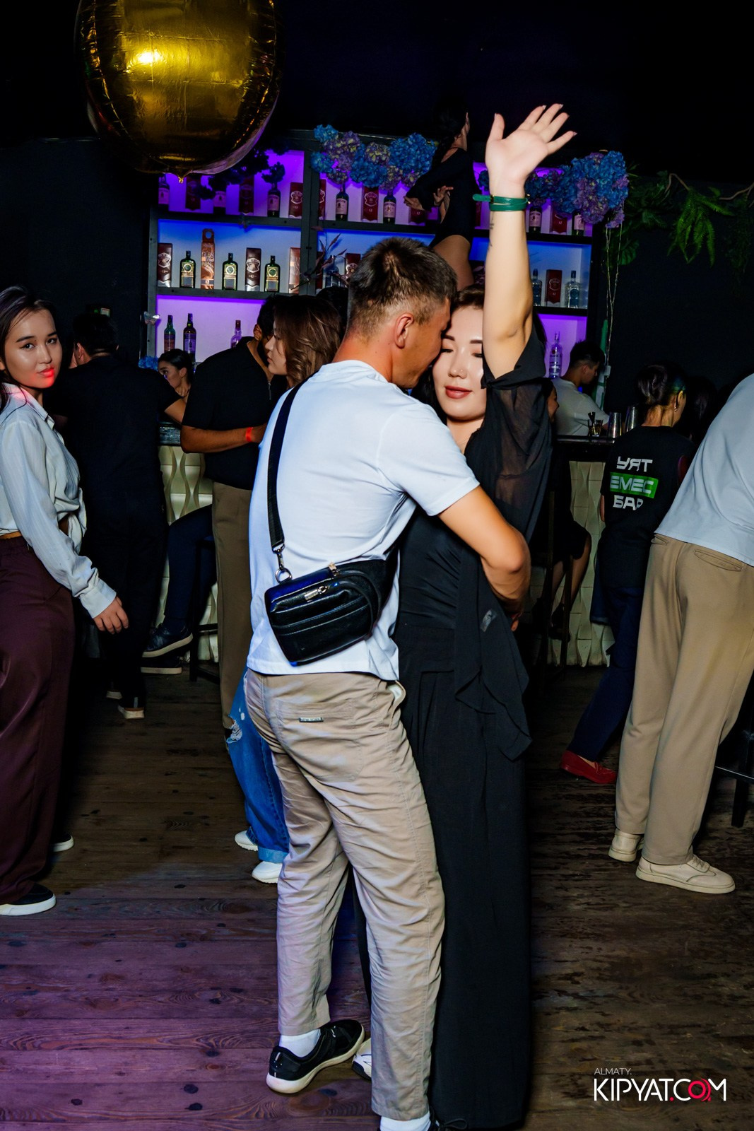 UYAT EMES BAR. КИПЯТКОМ АЛМАТЫ!