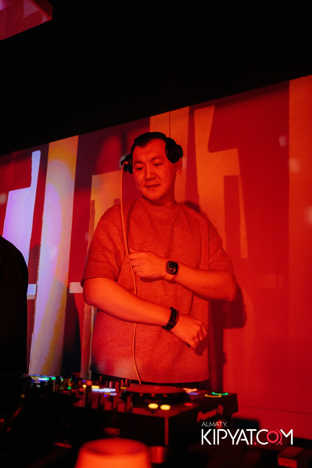 EVENT BAR. КИПЯТКОМ АЛМАТЫ!