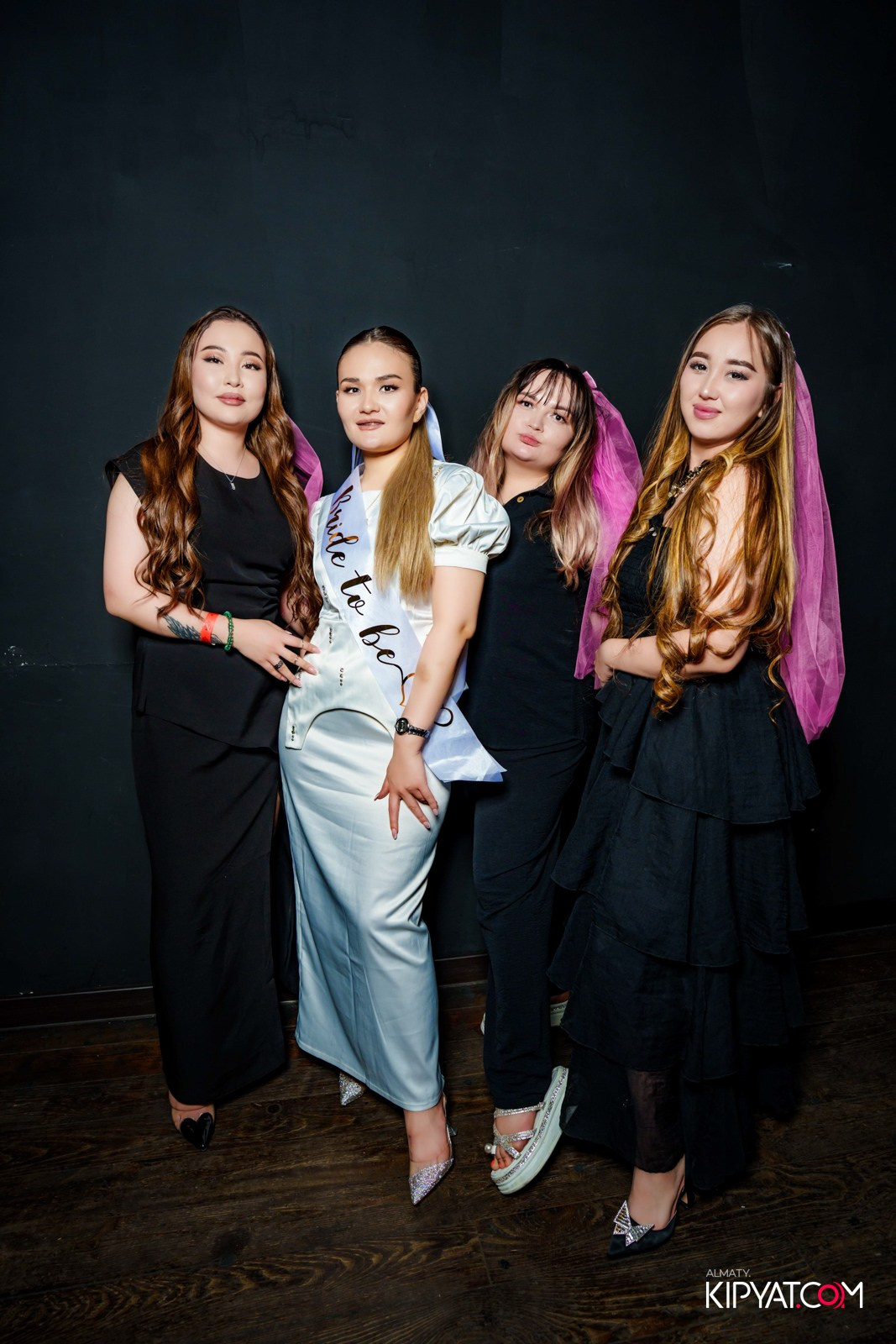 UYAT EMES BAR. КИПЯТКОМ АЛМАТЫ!