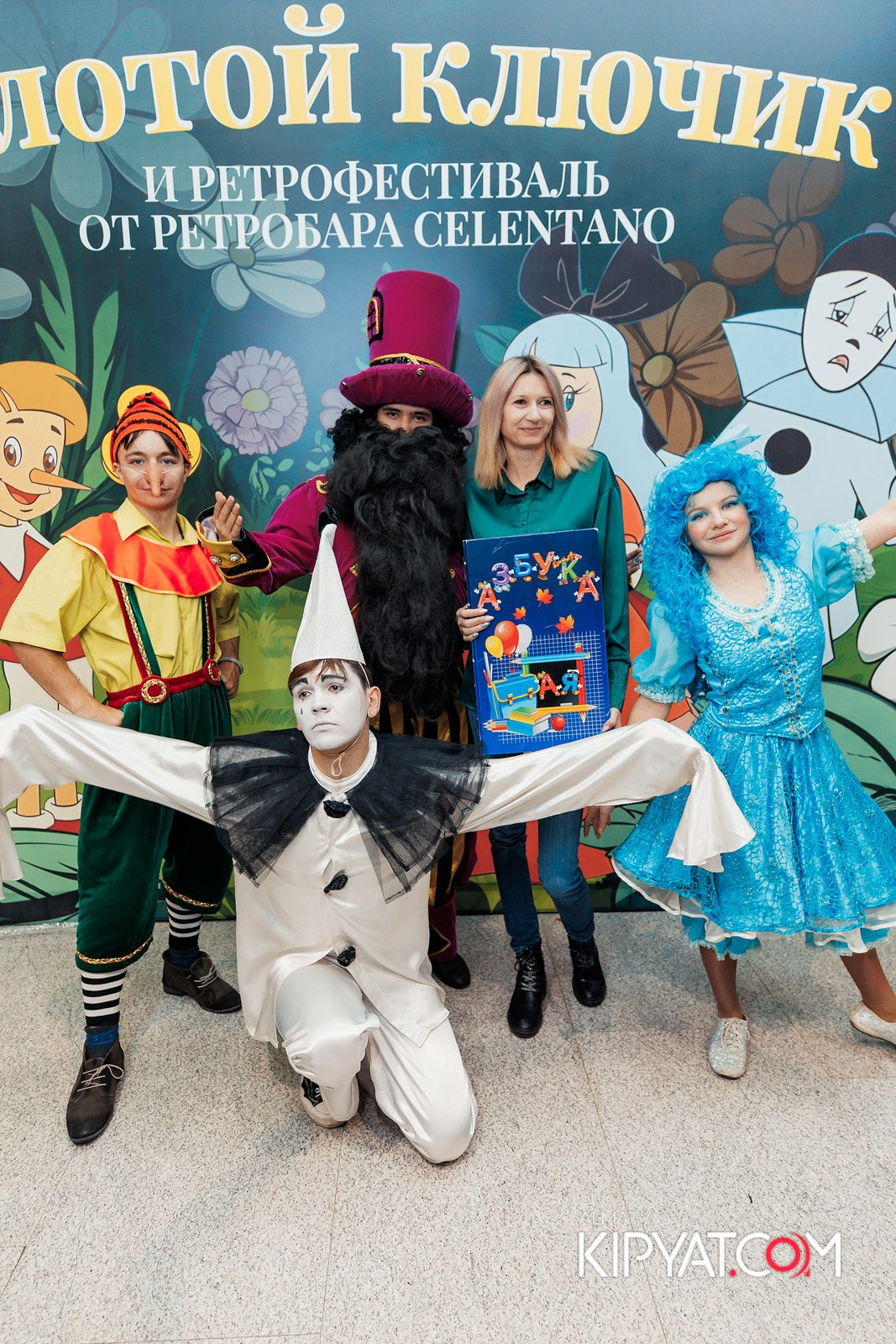 ЗОЛОТОЙ КЛЮЧИК И РЕТРОФЕСТИВАЛЬ ОТ РЕСТОБАРА CELENTANO. КИПЯТКОМ АЛМАТЫ!