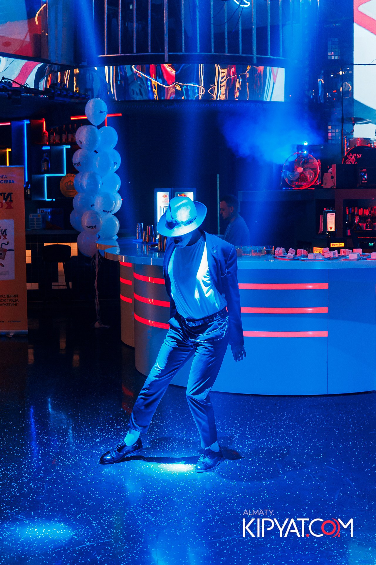 ПРЕЗЕНТАЦИЯ КНИГИ ВИКТОРА ЕЛИСЕЕВА. КИПЯТКОМ АЛМАТЫ!