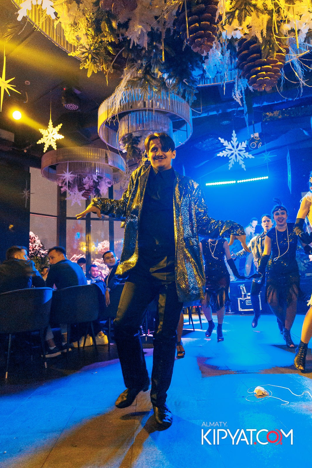 FRIENDS BAR & TERRACE. КИПЯТКОМ АЛМАТЫ!