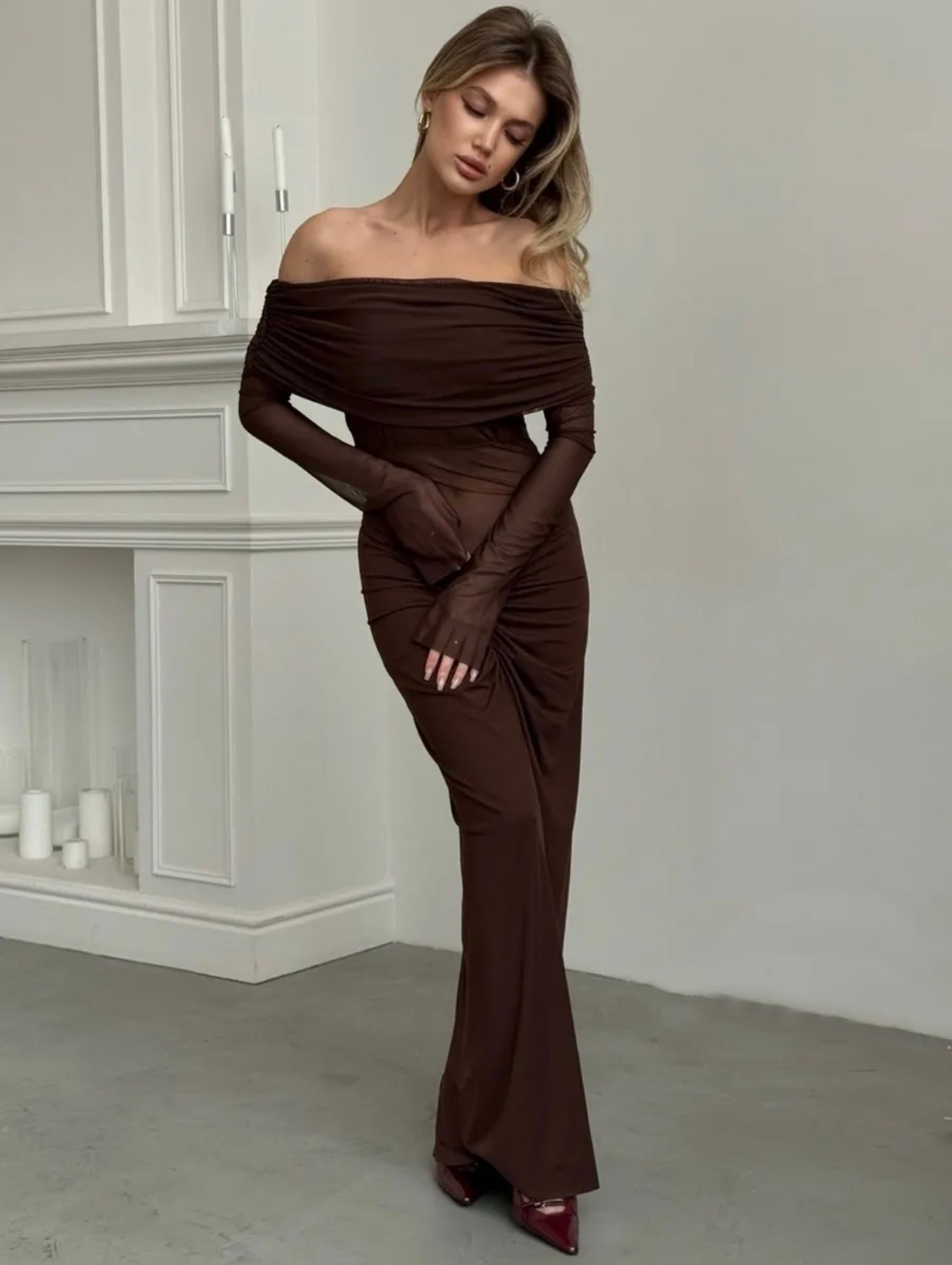 Шоколадное платье с открытыми плечами. Профессиональный Фотограф в Казани Яна Забелина