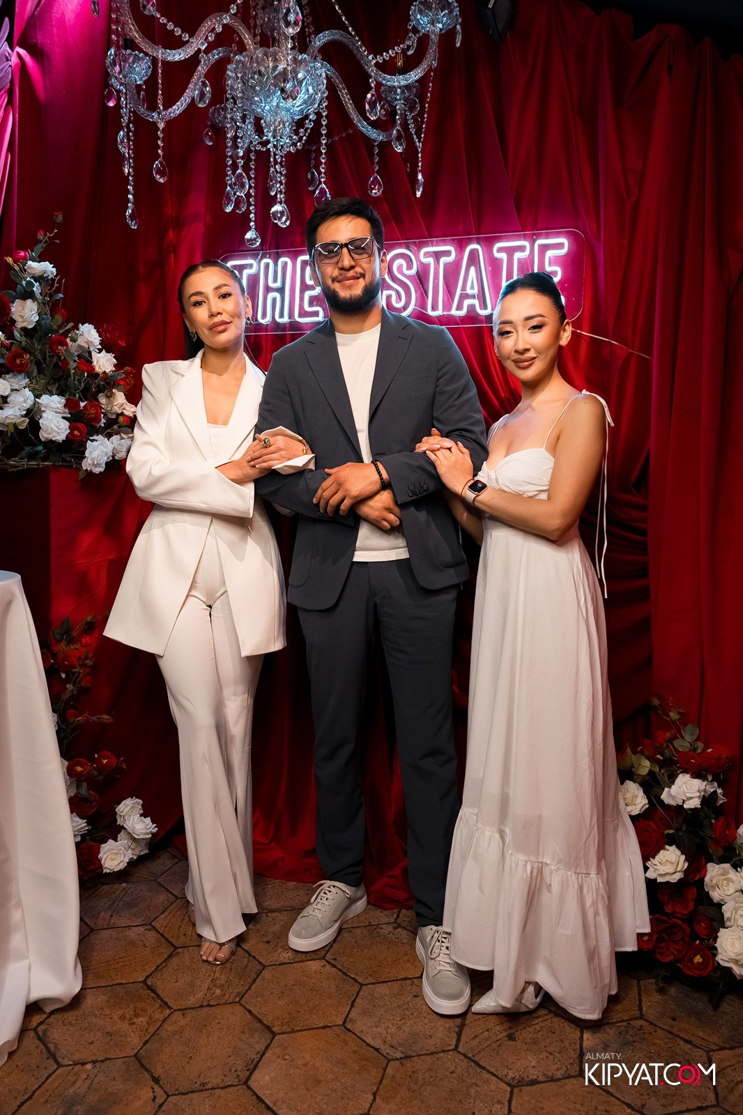 THE ESTATE КАРАОКЕ 1 ГОД. КИПЯТКОМ АЛМАТЫ!