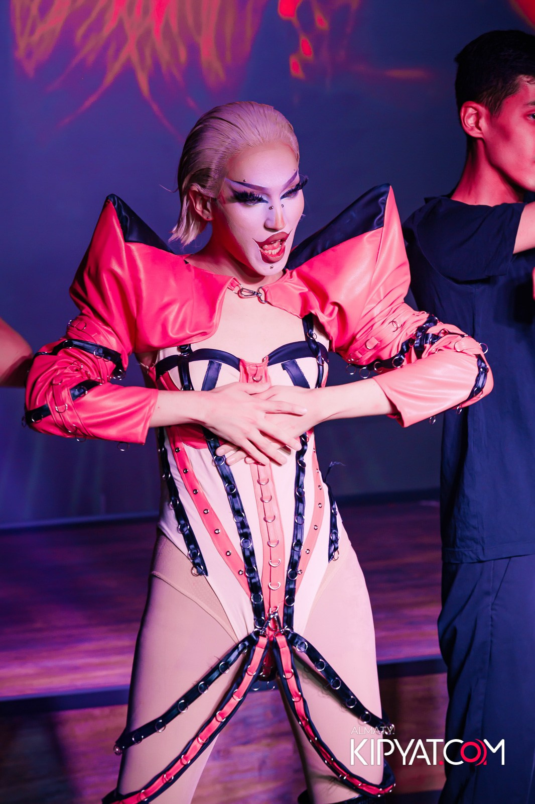 НОЧНОЙ КЛУБ ICON. КИПЯТКОМ АЛМАТЫ!