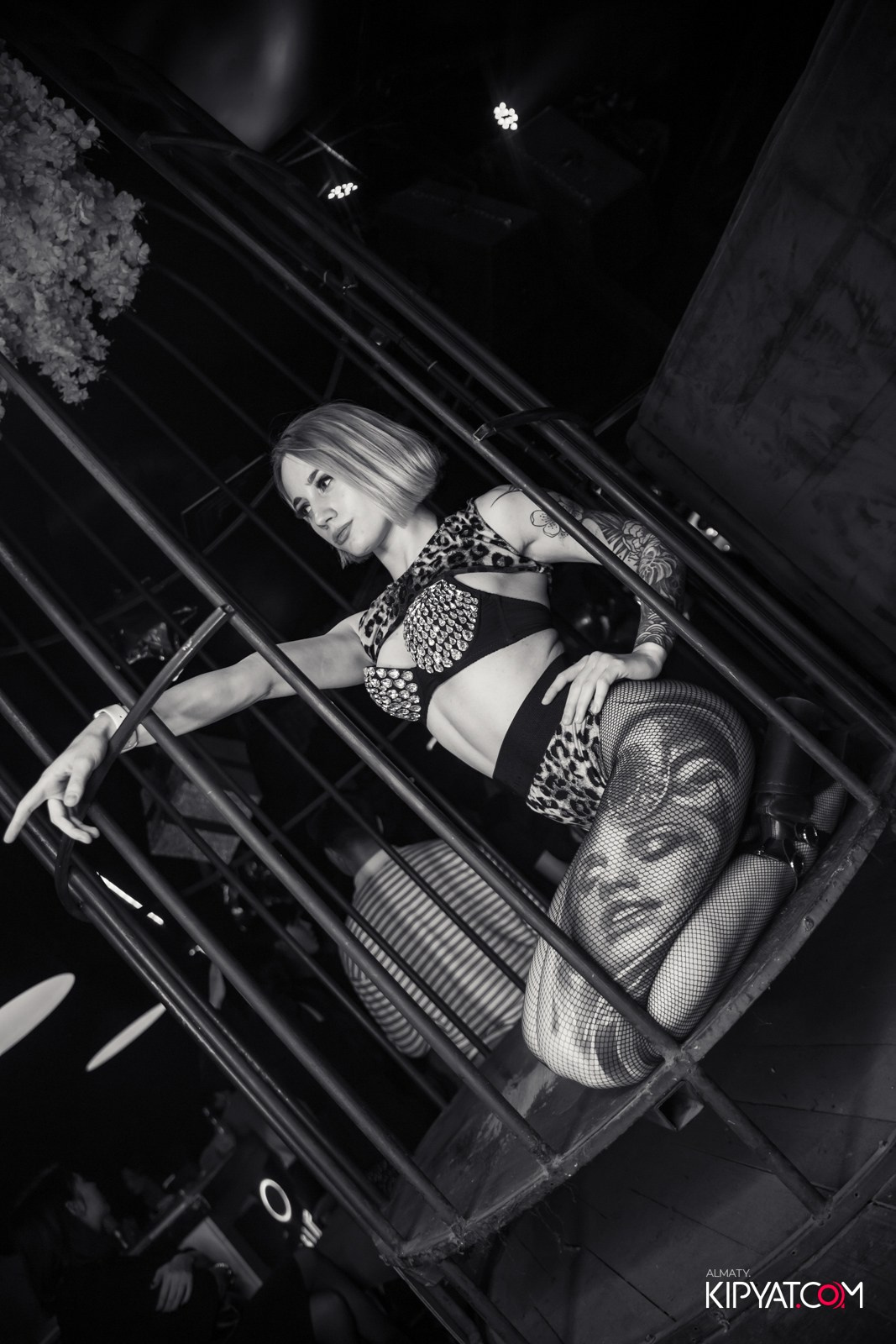 UYAT EMES BAR. КИПЯТКОМ АЛМАТЫ!