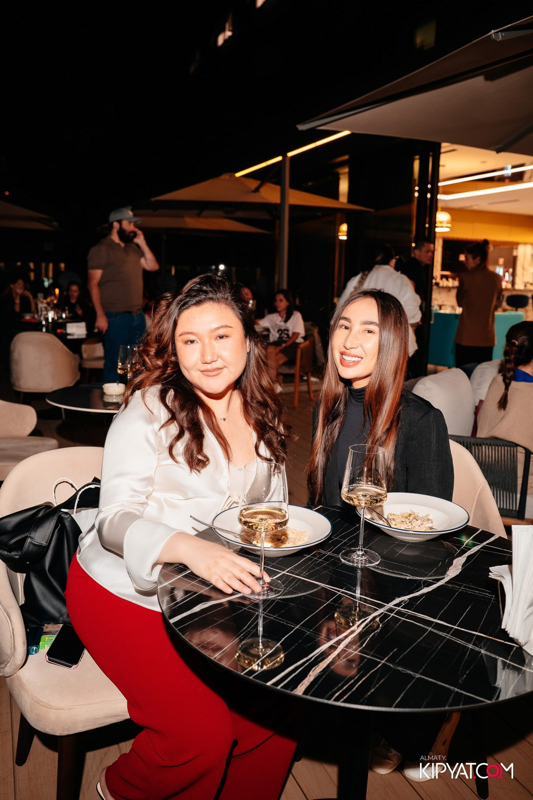 UNLIMITED PASTA AND WINE BY AZURE. КИПЯТКОМ АЛМАТЫ!