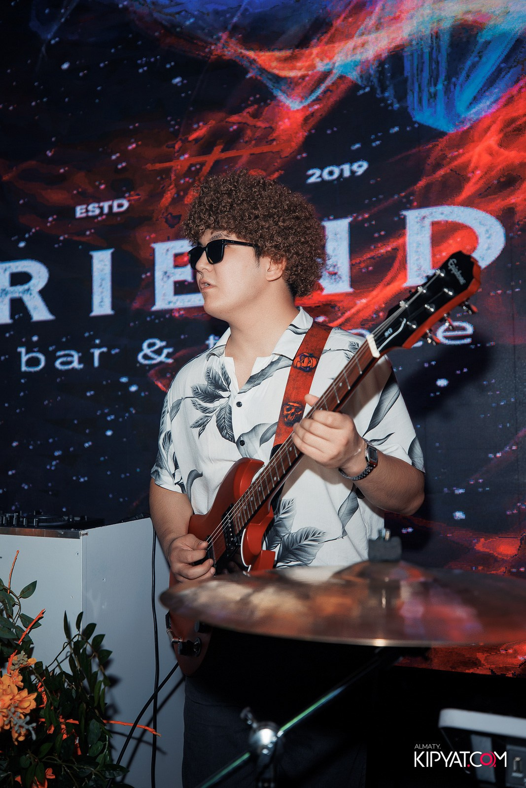 FRIENDS BAR & TERRACE. КИПЯТКОМ АЛМАТЫ!