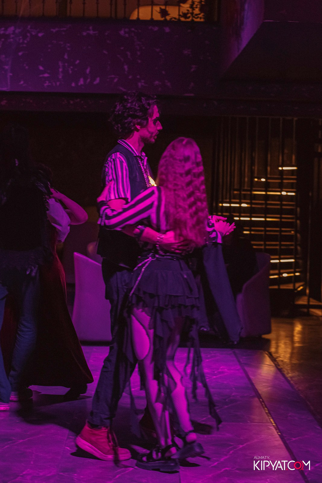 БАЛ НЕЧИСТИ В HIT RETRO. КИПЯТКОМ АЛМАТЫ!