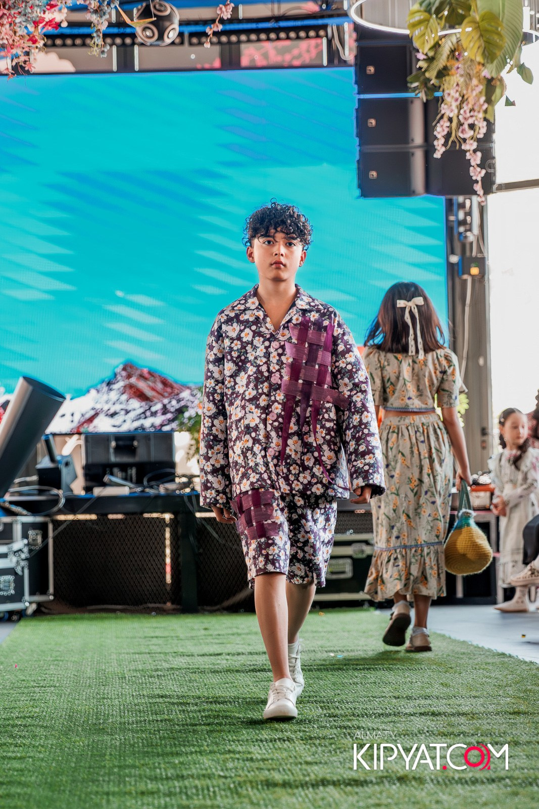 PROM KIDS FASHION SHOW. КИПЯТКОМ АЛМАТЫ!