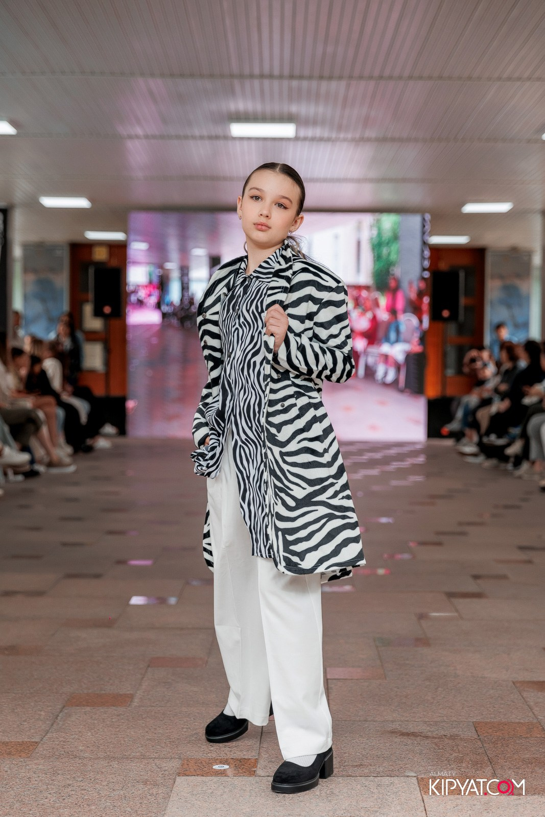 JUNIOR FASHION SHOW. КИПЯТКОМ АЛМАТЫ!