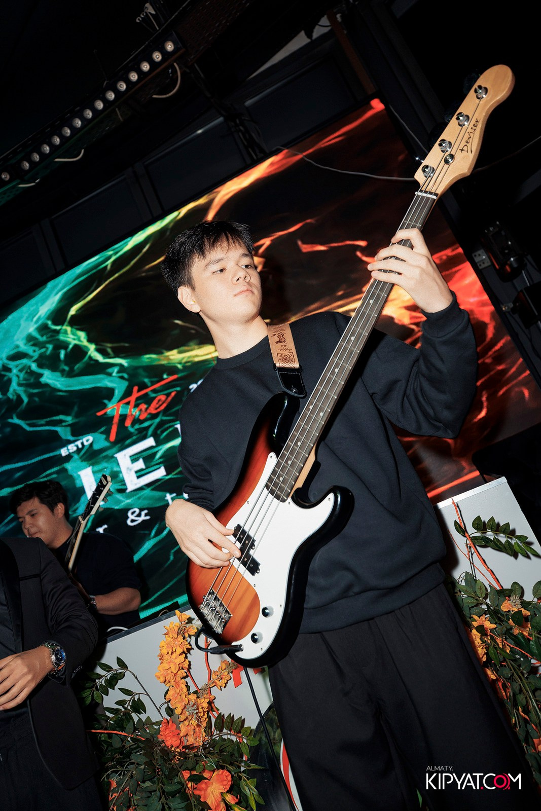 FRIENDS BAR & TERRACE. КИПЯТКОМ АЛМАТЫ!