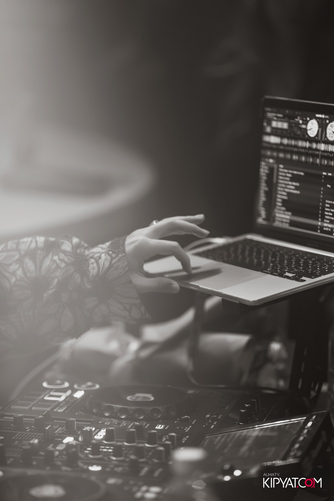 SANTA RAVE В НОЧНОМ КЛУБЕ SANTA BARBARA. КИПЯТКОМ АЛМАТЫ!