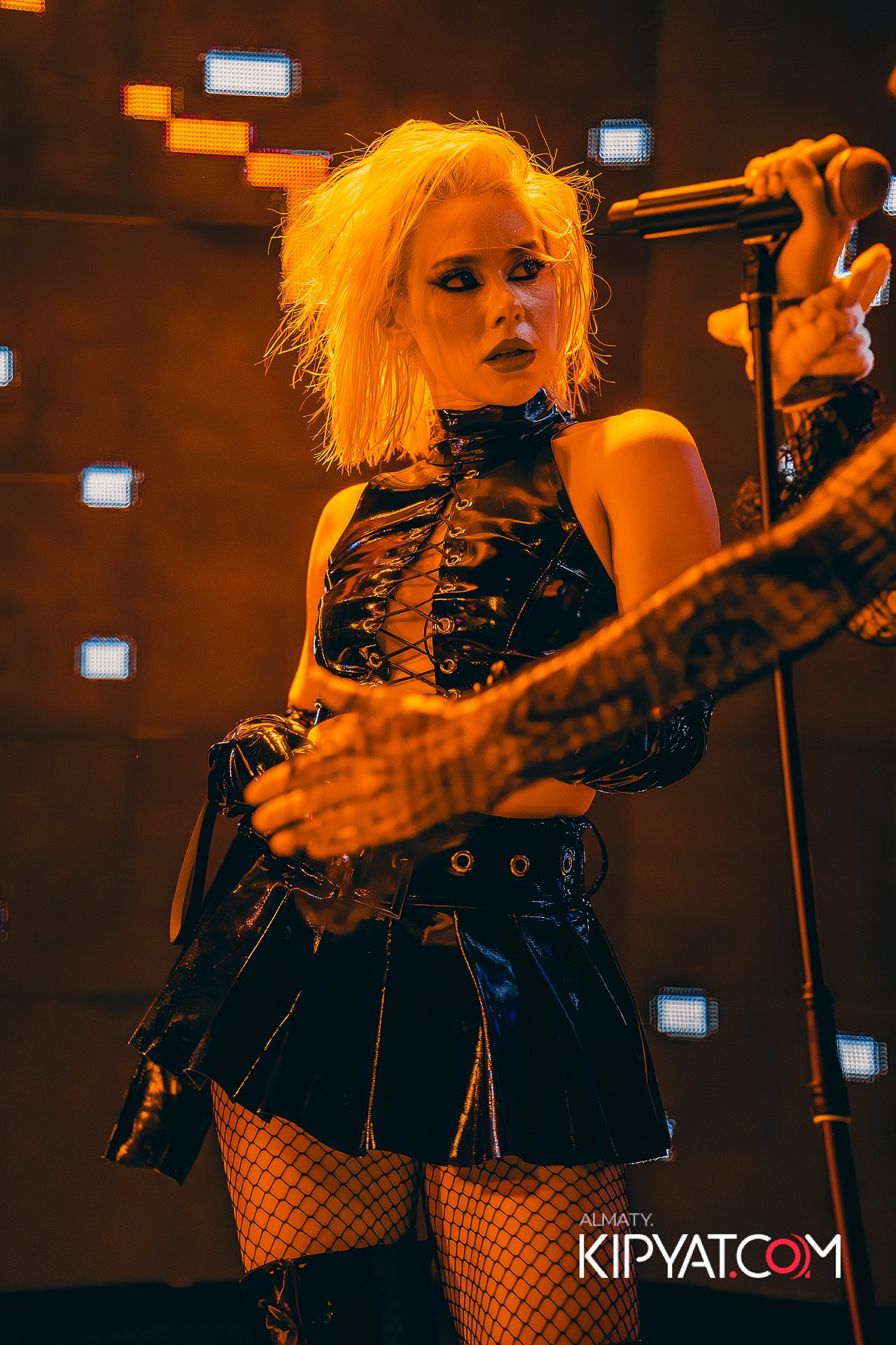 QUEST PISTOLS В РЕСТОРАНЕ NINO. КИПЯТКОМ АЛМАТЫ!