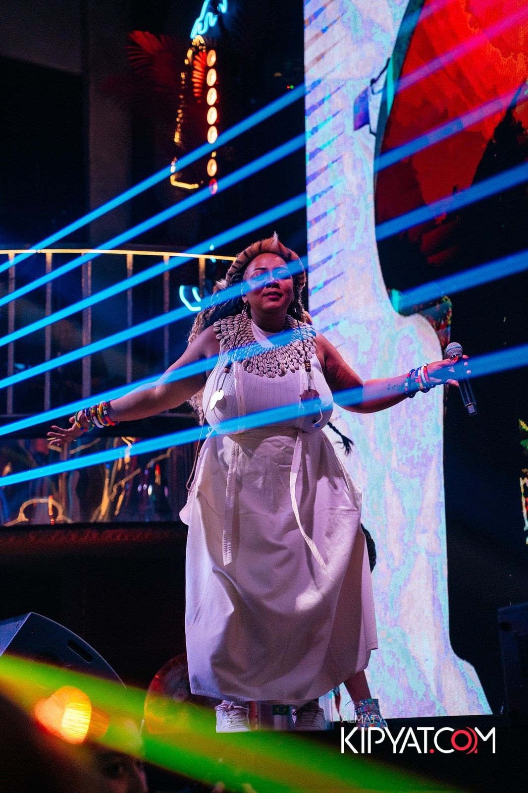 SANTA BARBARA — ВЫСТУПЛЕНИЕ LIZWI. КИПЯТКОМ АЛМАТЫ!