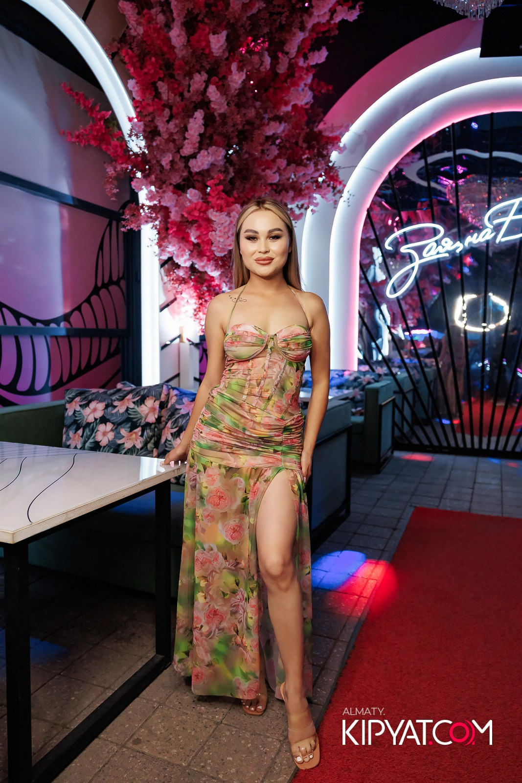 ЗАЯ, НА БИС. КИПЯТКОМ АЛМАТЫ!