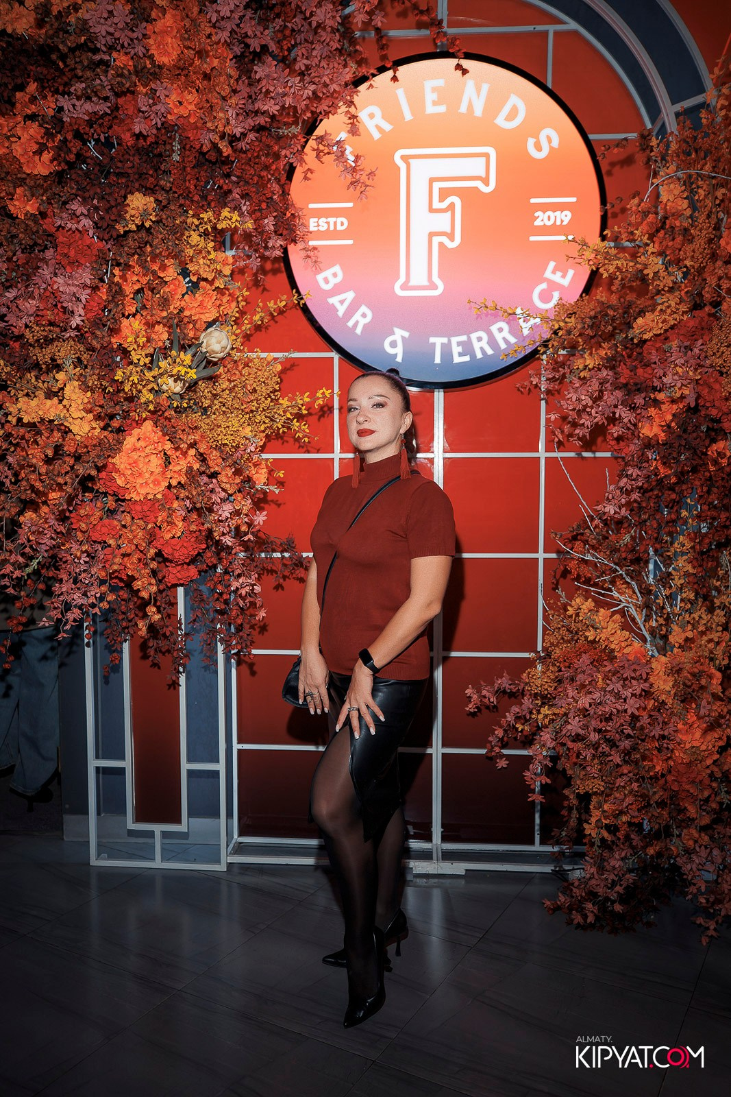 FRIENDS BAR & TERRACE. КИПЯТКОМ АЛМАТЫ!