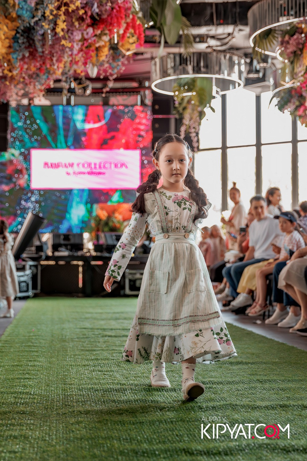 PROM KIDS FASHION SHOW. КИПЯТКОМ АЛМАТЫ!