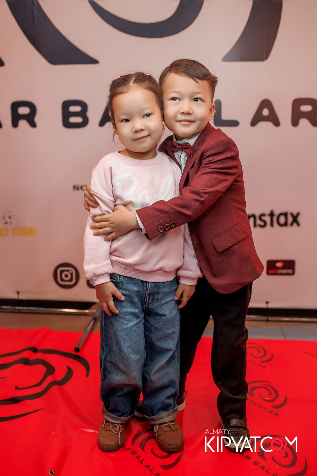 ПРЕЗЕНТАЦИЯ 8 ГРУППЫ КИНОПРОЕКТА «STARBALALAR». КИПЯТКОМ АЛМАТЫ!