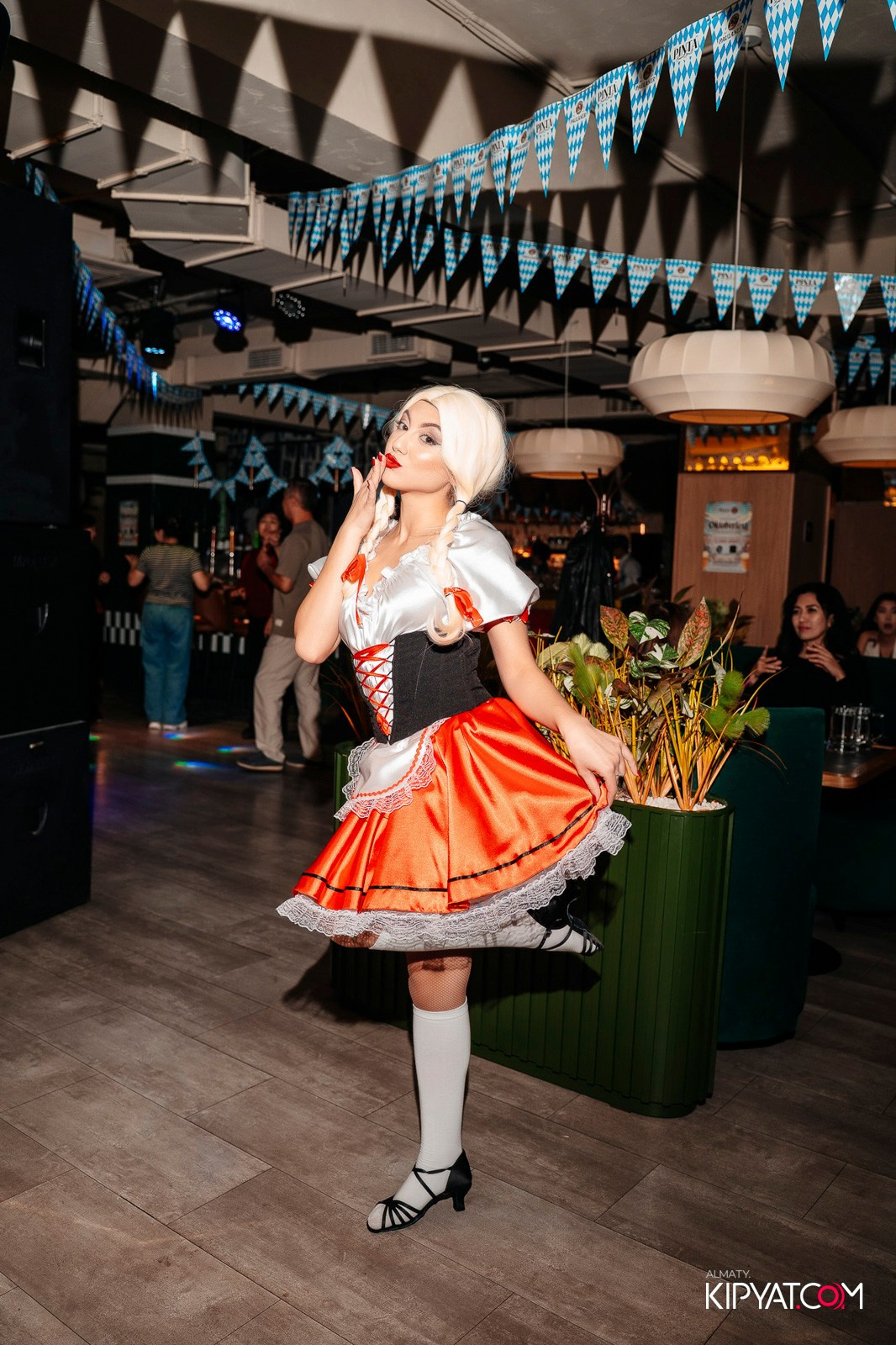 OKTOBERFEST — ПИНТА НА СЕЙФУЛЛИНА. КИПЯТКОМ АЛМАТЫ!