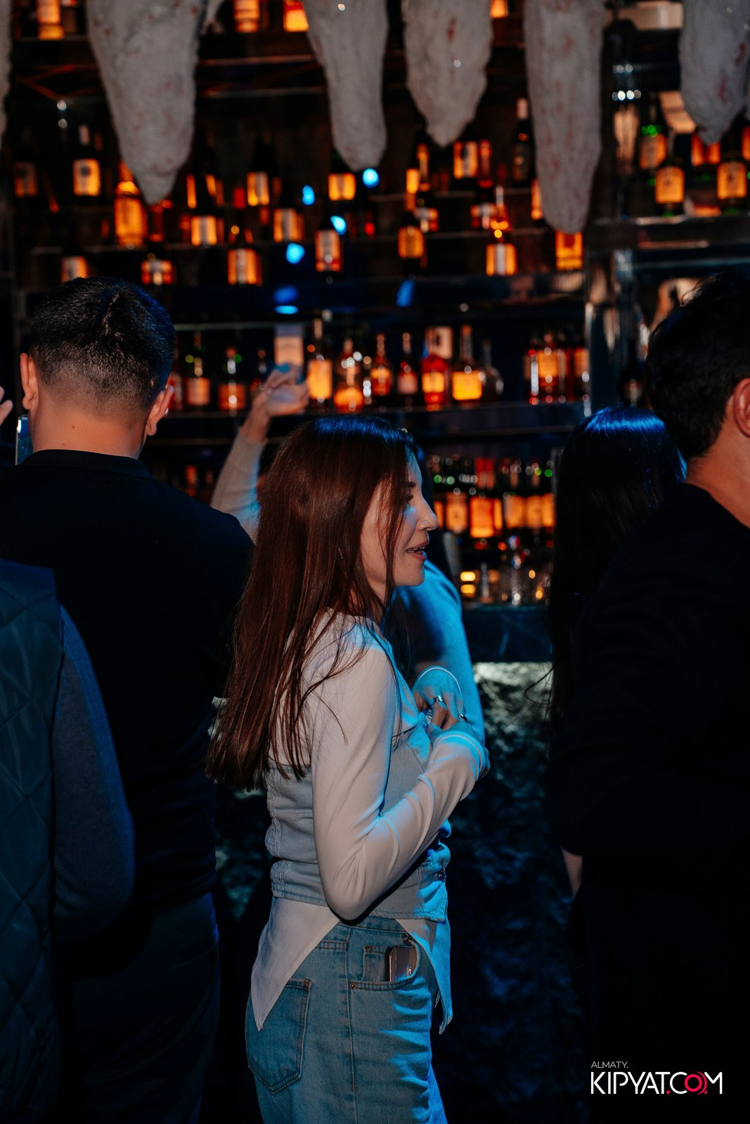 БАР ПАНАЕХАЛИ НА ТОЛЕ БИ. КИПЯТКОМ АЛМАТЫ!