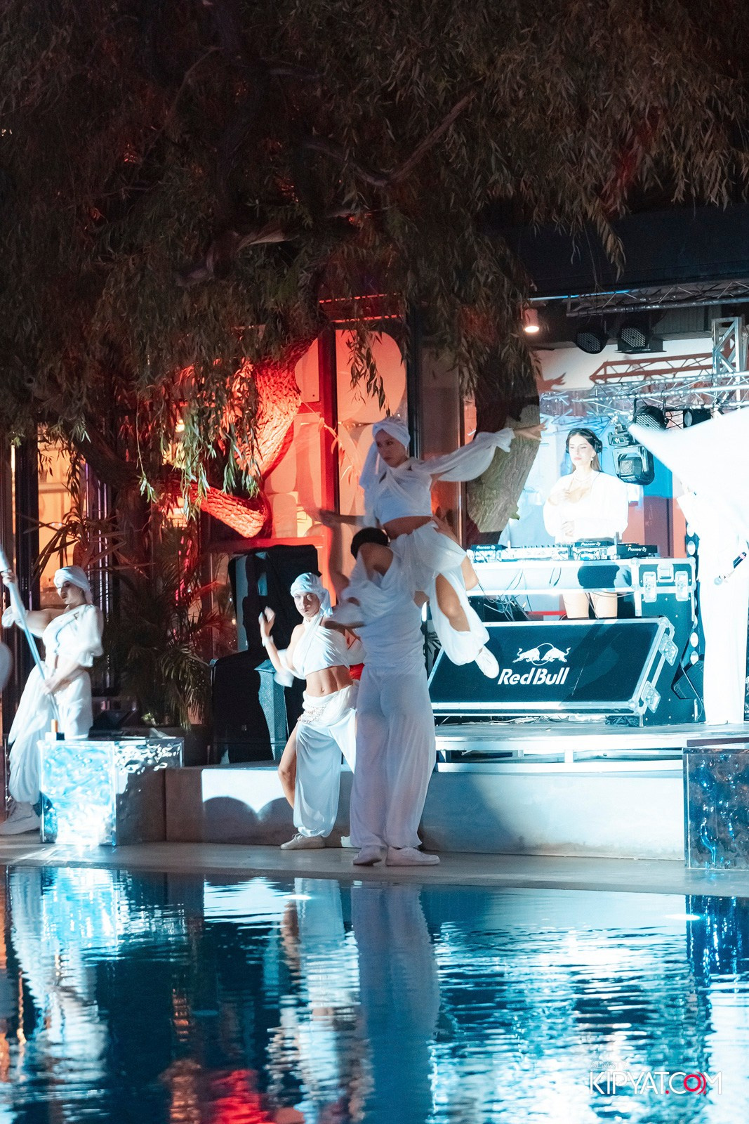 EDEN POOL & BAR. КИПЯТКОМ АЛМАТЫ!