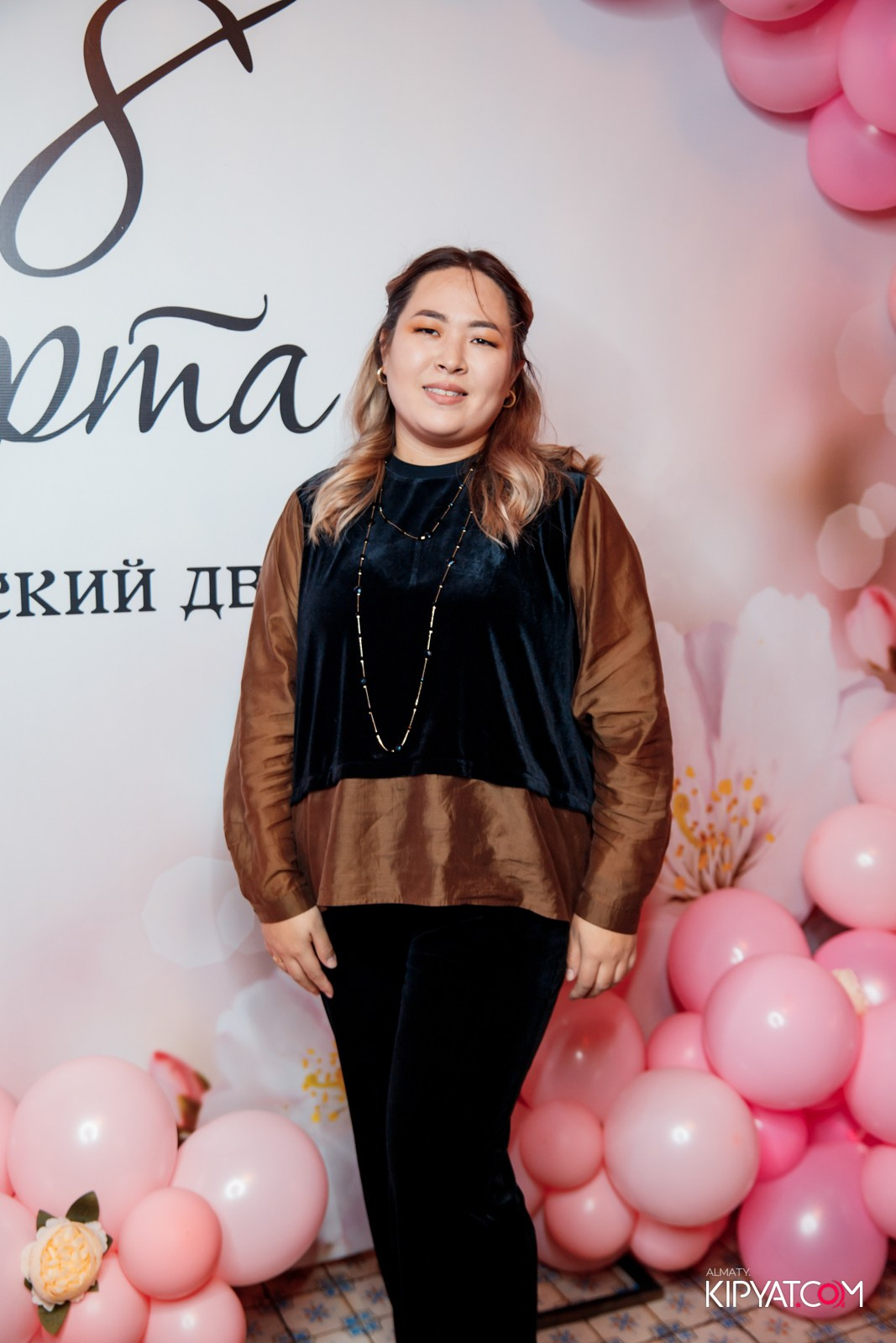 ГРУЗИНСКИЙ ДВОР НА КАБАНБАЙ БАТЫРА. КИПЯТКОМ АЛМАТЫ!