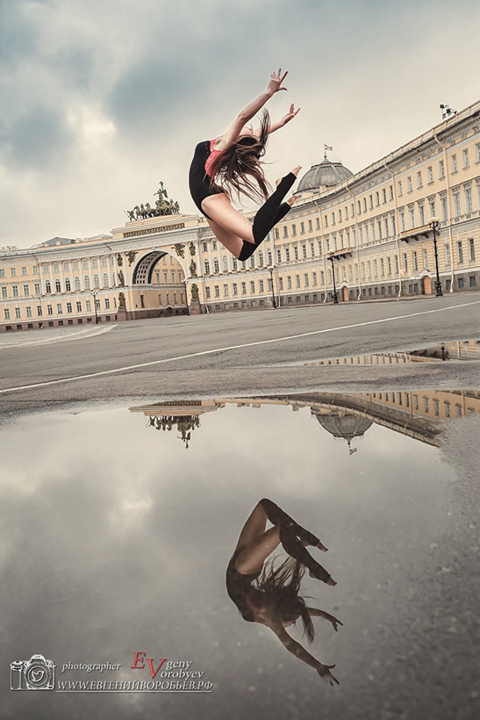 женская фотосессия Красноярск фото для девушки фотограф Красноярск фотосессия для сайта знакомств Красноярск фото для социальной сети заказать цена стоимость фотосессии в Красноярске пример фото идея место позы для фотосессии девушки в Красноярске фотосессия ИИ фотосессиия нейросеть промт для фотосессии фотосессия фото для социальной сети визажист причёска и макияж Красноярск парк Сады мечты Татышев фотостудия Красноярск бизнес портрет