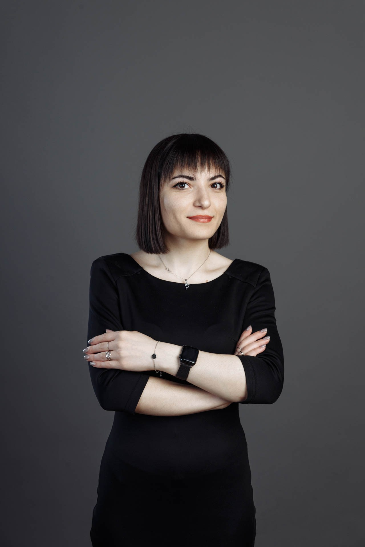 Бизнес-портреты сотрудников для сайта страховой компании InsFamily. Событийный фотограф Максим Бескоровайновнов