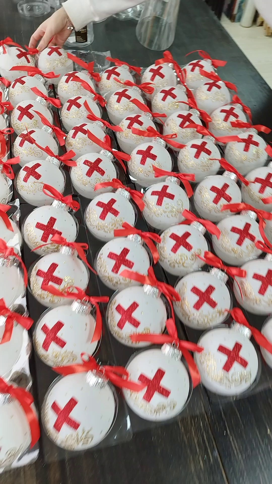 Портфолио — 9. Художественная ручная роспись елочных шаров, корпоративные подарки и восковые аромасвечи