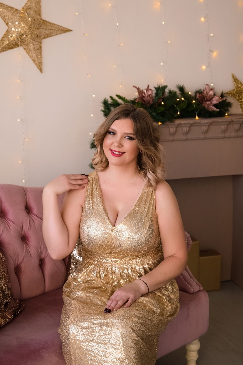 Платья для девушек размер 48-52. Фотостудия Малина в городе Улан-Удэ. Фотограф Ирина Жарникова