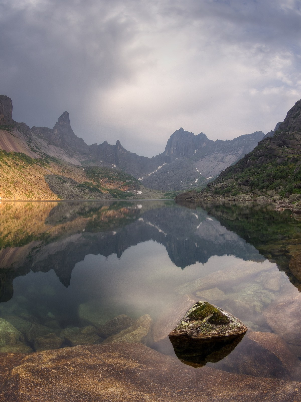 озеро Горных Духов / Lake of Mountain Spirits