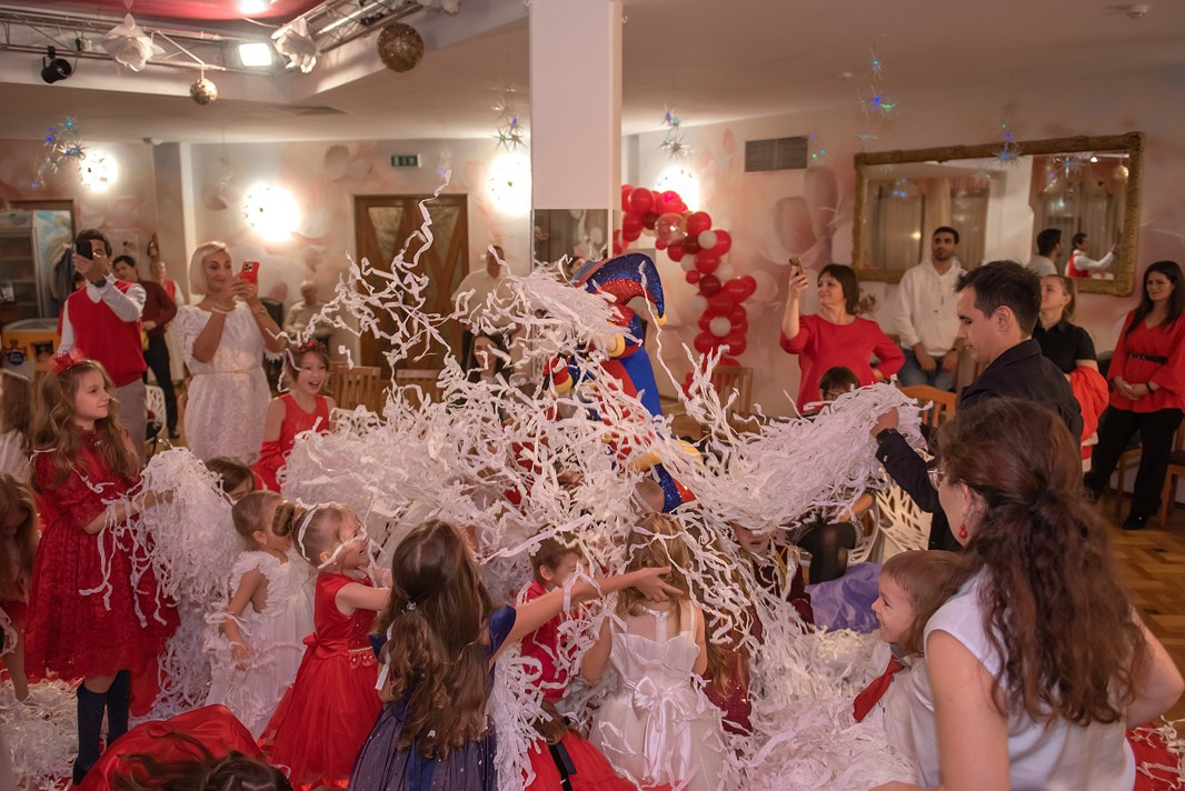Выпускной в детской школе моделей HAPPYkids 2024. Семейный и коммерческий фотограф в Сочи Александр Бодунов