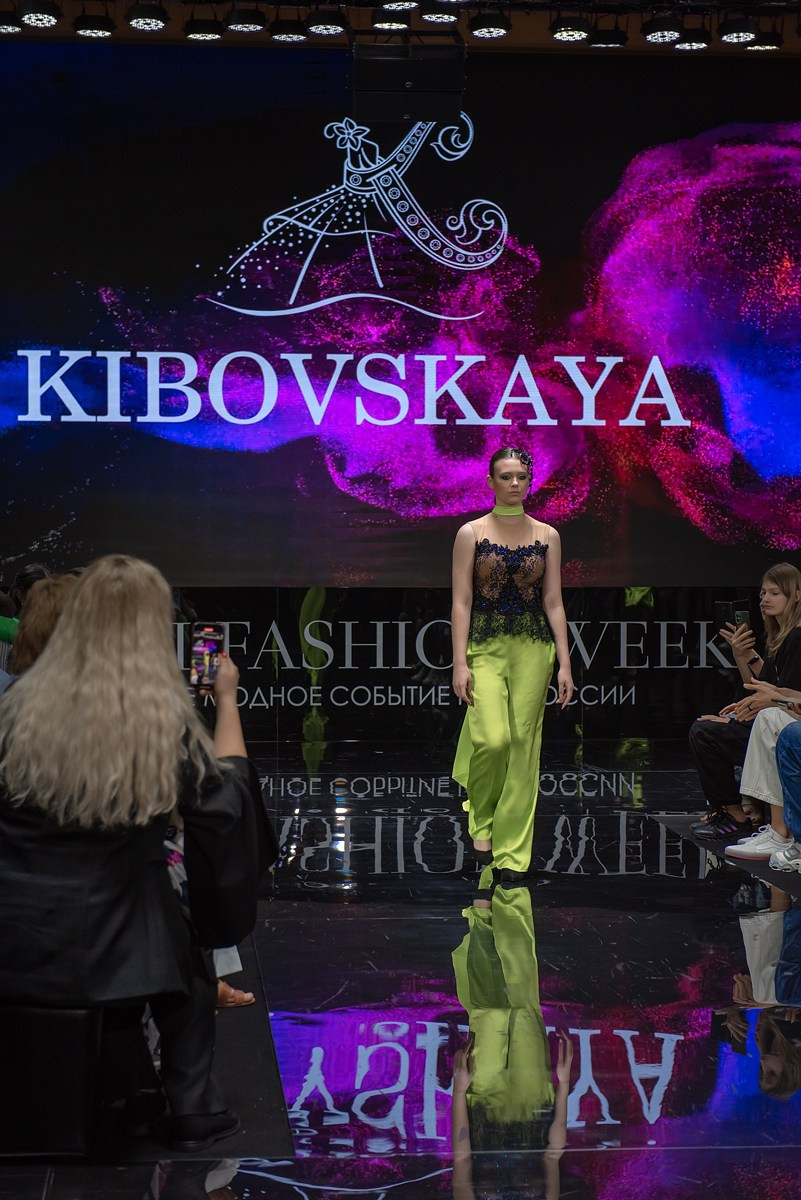 SochiFashionWeek2024 дизайнер Кибовская. Семейный и коммерческий фотограф в Сочи Александр Бодунов