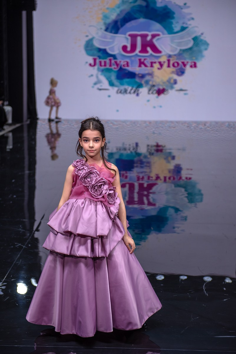 SochiFashionWeek2024 дизайнер Юлия Крылова. Семейный и коммерческий фотограф в Сочи Александр Бодунов