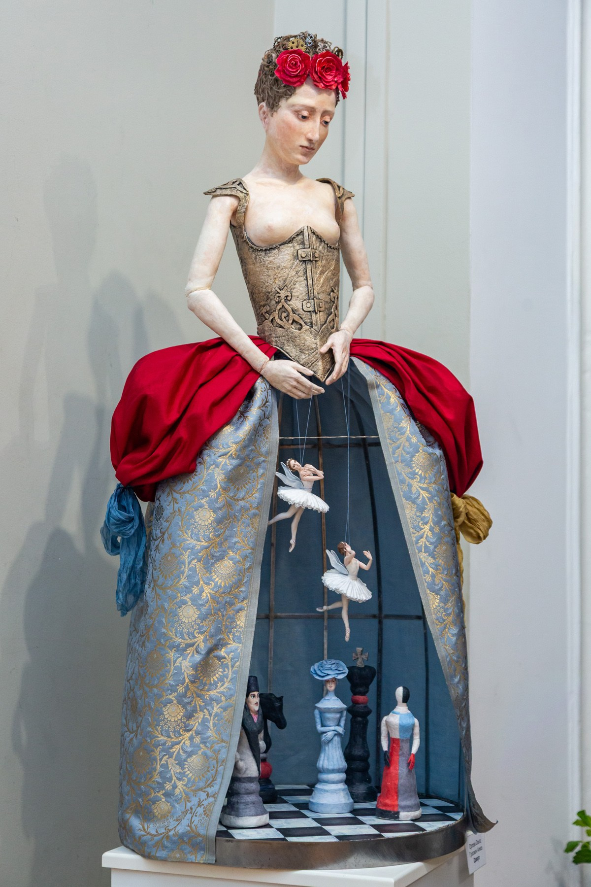 Открытие выставки DollArt «Русский стиль — Серебряный век», март 2026 г. Портретные фотографы в Москве — Анна и Алексей Бородины