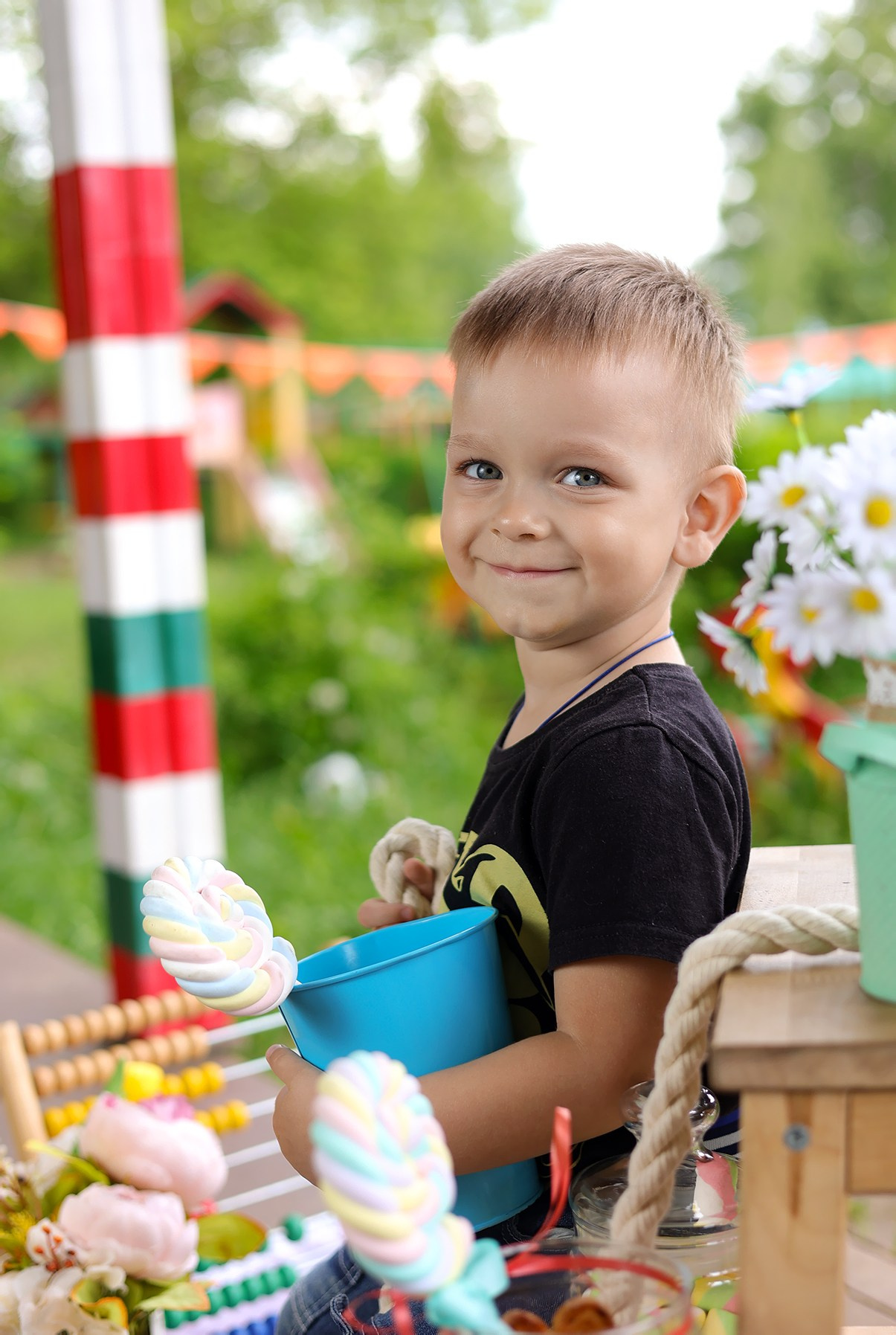 Лето Улица. Выпускные альбомы в Иваново в детский сад и школу. Александр и Светлана Янкины