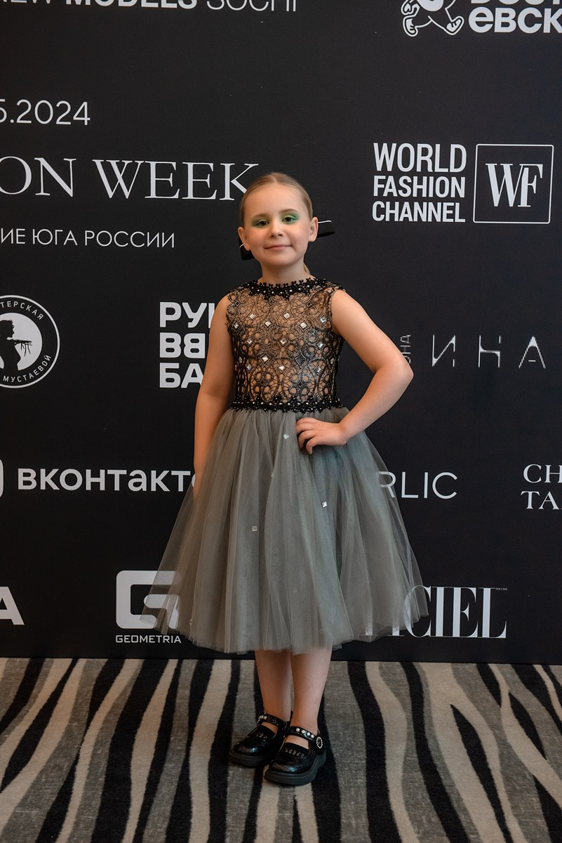 SochiFashionWeek2024 дизайнер Кибовская. Семейный и коммерческий фотограф в Сочи Александр Бодунов