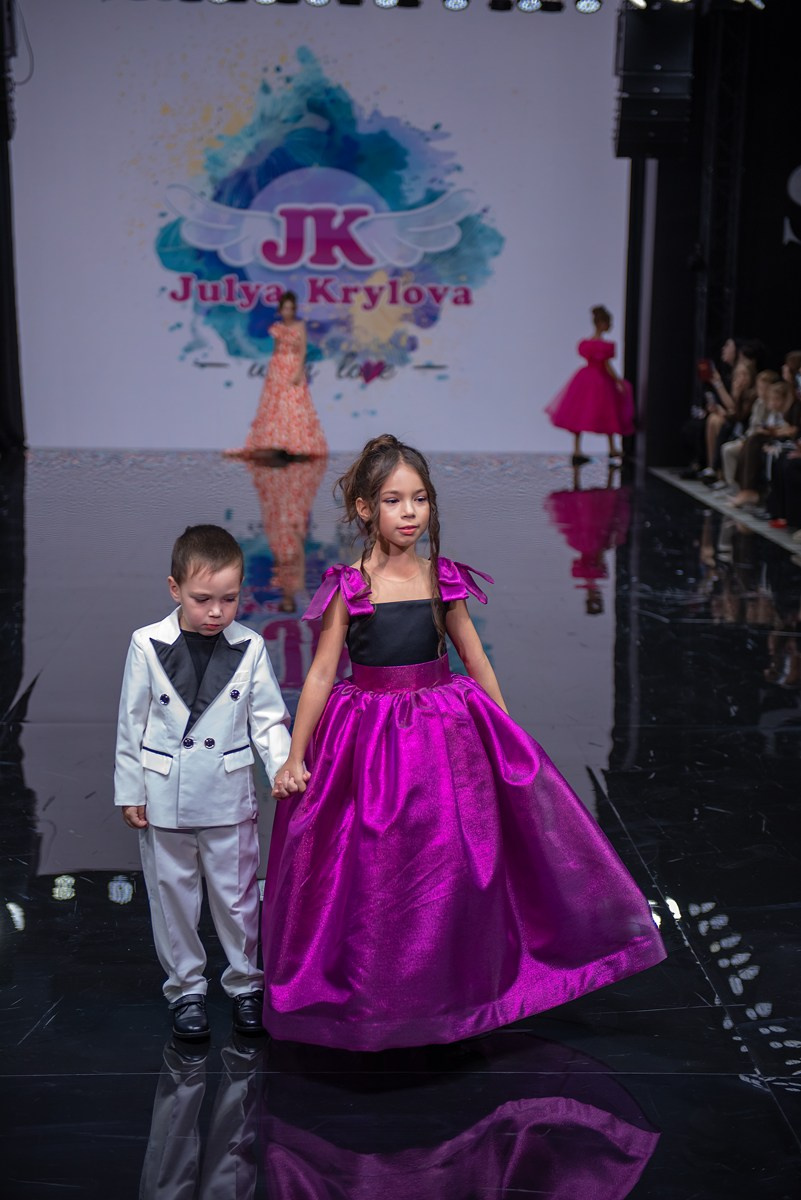 SochiFashionWeek2024 дизайнер Юлия Крылова. Семейный и коммерческий фотограф в Сочи Александр Бодунов